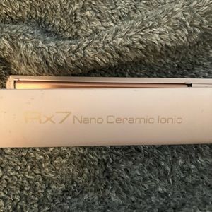 Rx7 ceramic flat iron.perfect condition